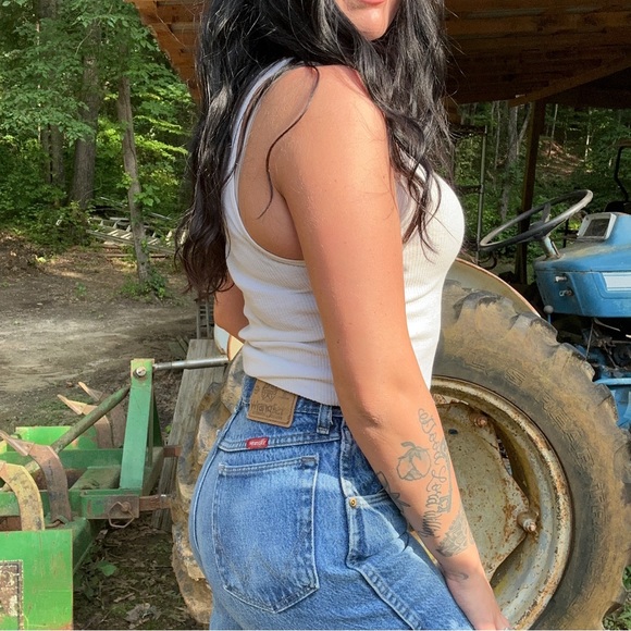 Sold - Picture 3 of 5